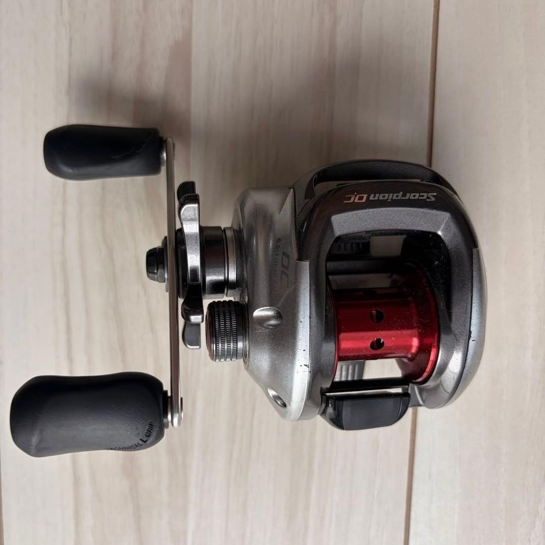 SHIMANO Scorpion DC Left Hand Baitcasting Reel Silver Red Fishing Gear