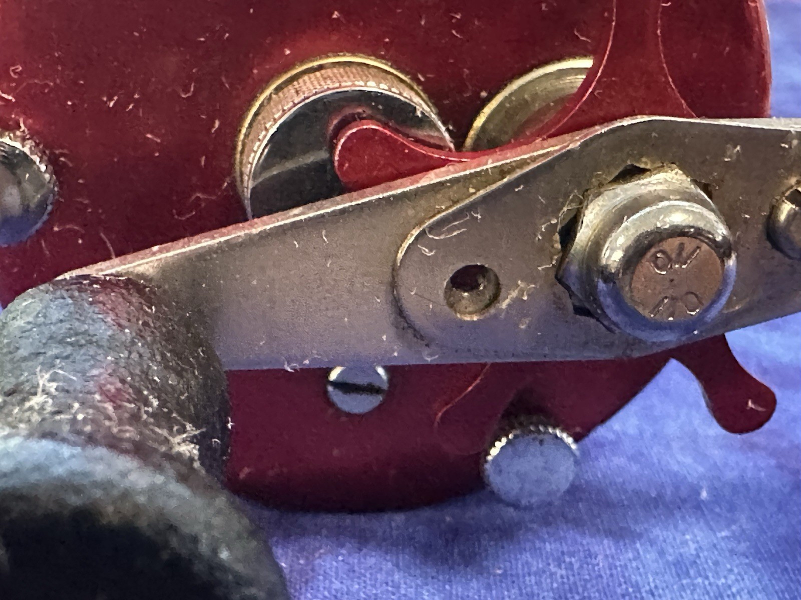 Vintage Red ~ Abu Garcia ~ Ambassador 5000 Baitcasting Reel ~ 4 Screws – Fishing