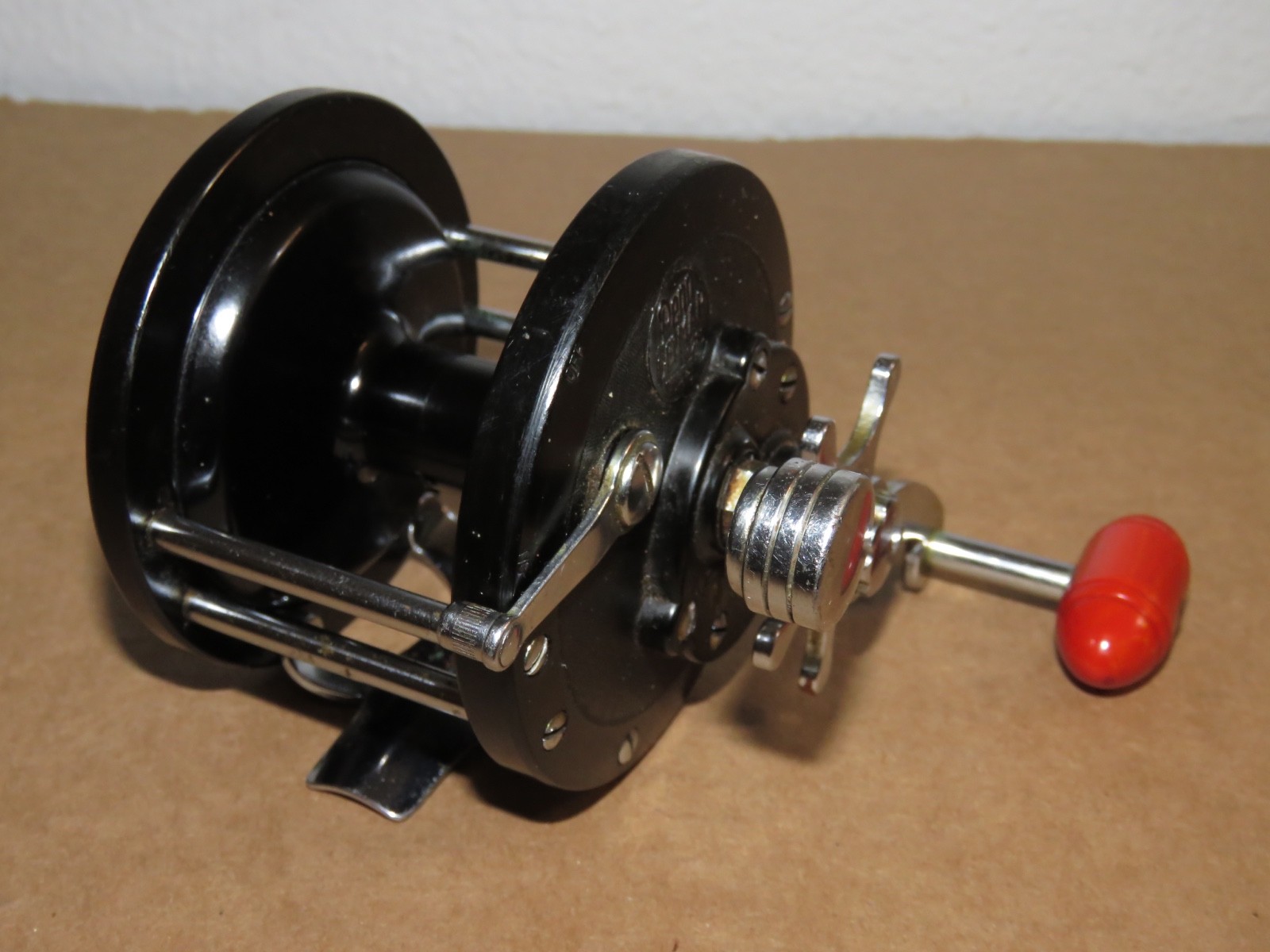 Vintage Serviced Penn Delmar No 285 Saltwater Fishing Reel Red Handle USA