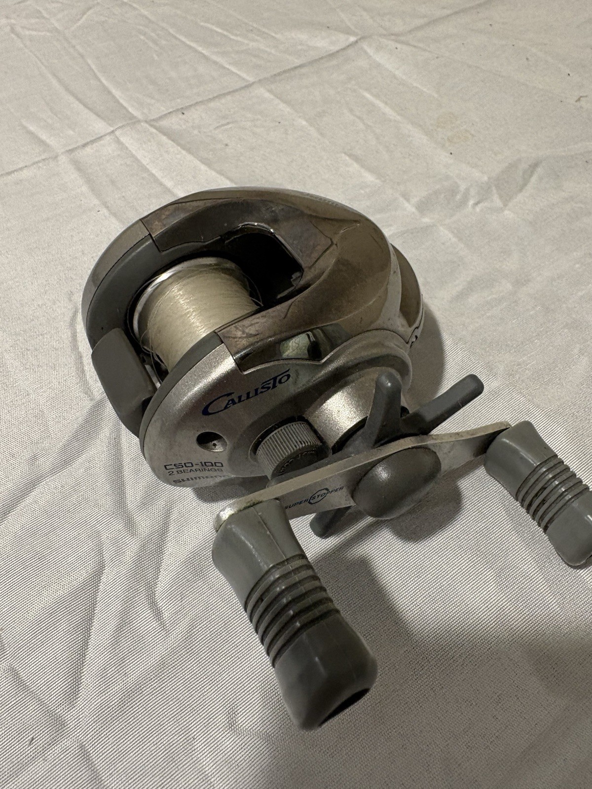 Shimano Callisto CSO-100 Baitcast Reel 4.4:1 Right Hand 2BB Star Drag Gray