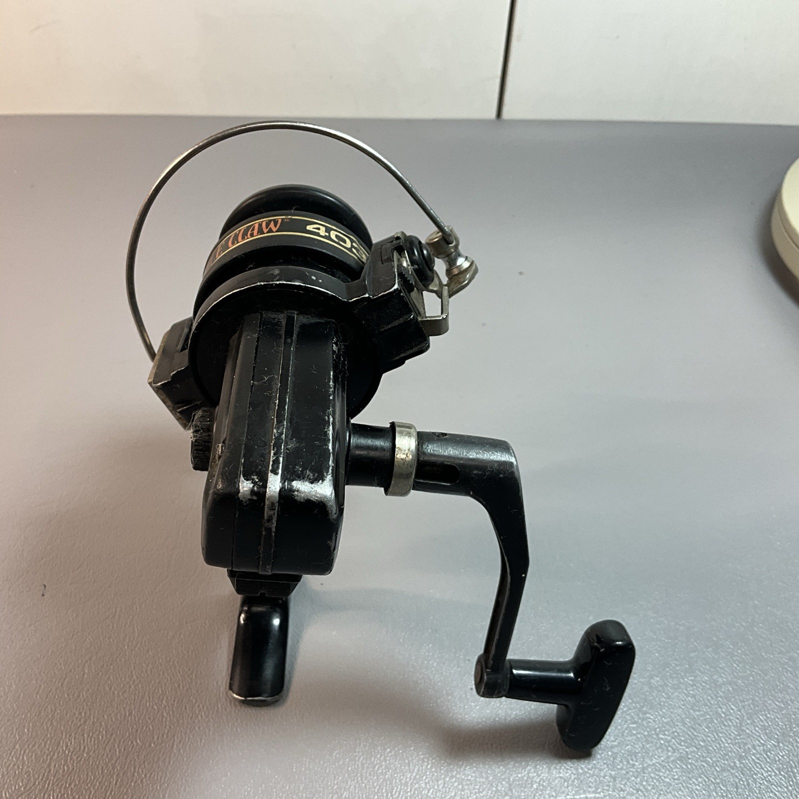EAGLE. CLAW #403 SPINNING REEL, PRE-OWNED. (R106)