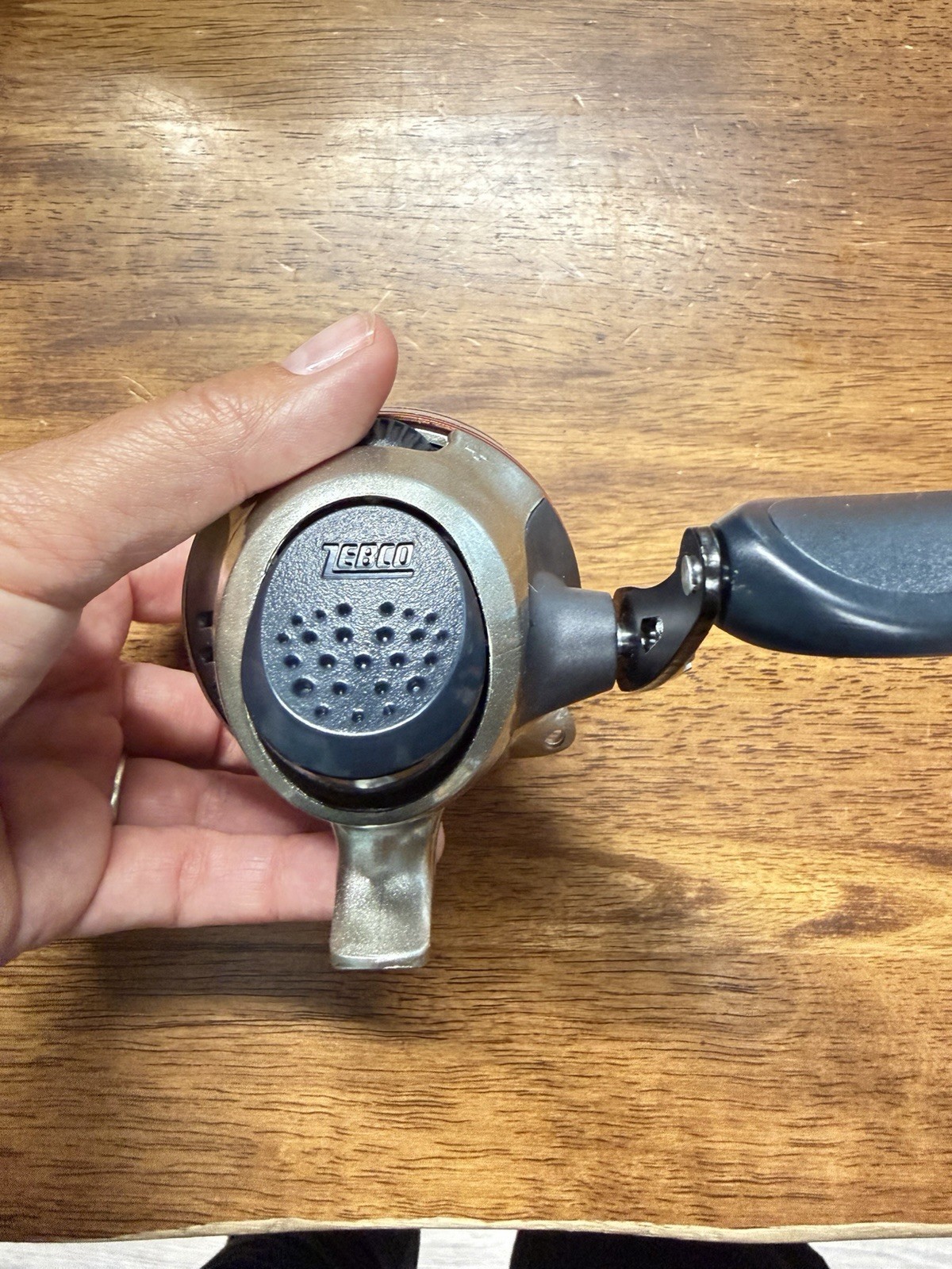 Zebco 202 Spincast Reel Right Hand Wide Range Drag Anti-Reverse Red/Silver 202KR