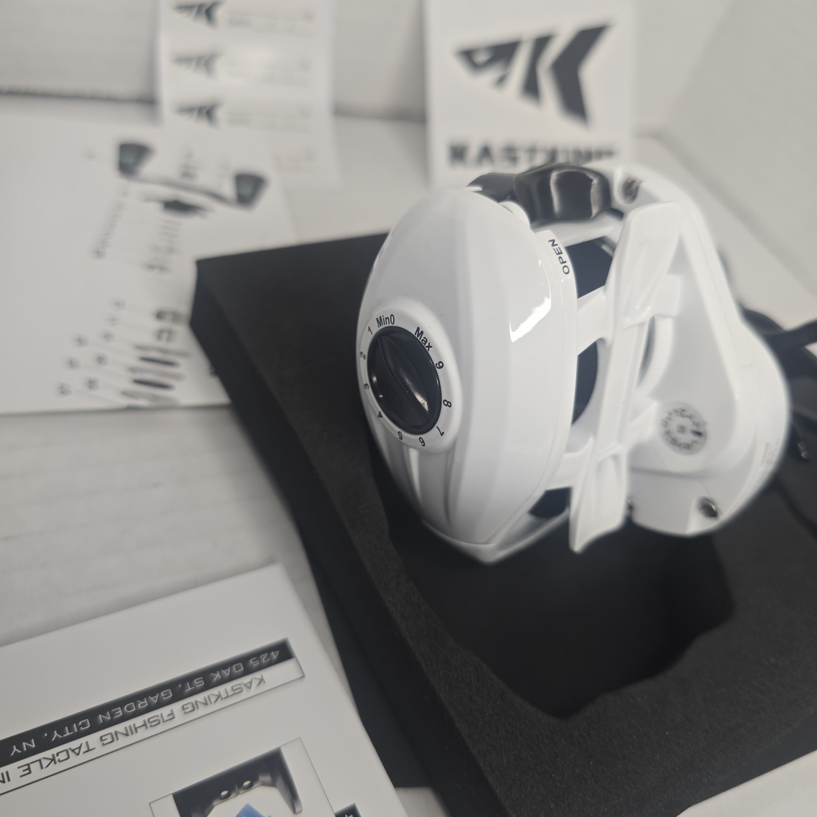 KastKing Crixus Baitcasting Reel 6.5:1 Gear Ratio Right Handed Glacier White Ope