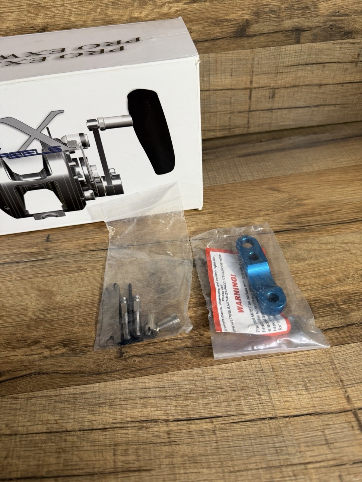 AVET PRO EXW 30/2 Two-Speed Lever Drag Reel Blue – Brand New – W/ Box