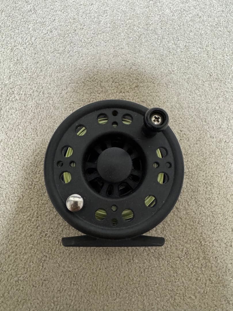 Hippeen Open-Design Black Fly Reel with Green Line, Plastic, Used