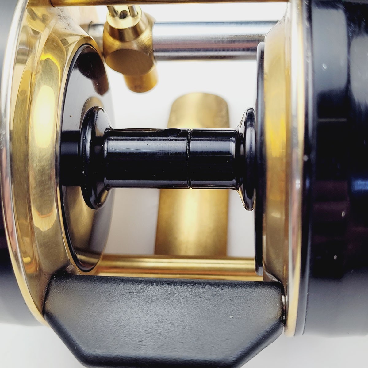 Abu Garcia Ambassadeur 5600 CDL Reel Black Gold Boxed in Wood Box foot # 780100