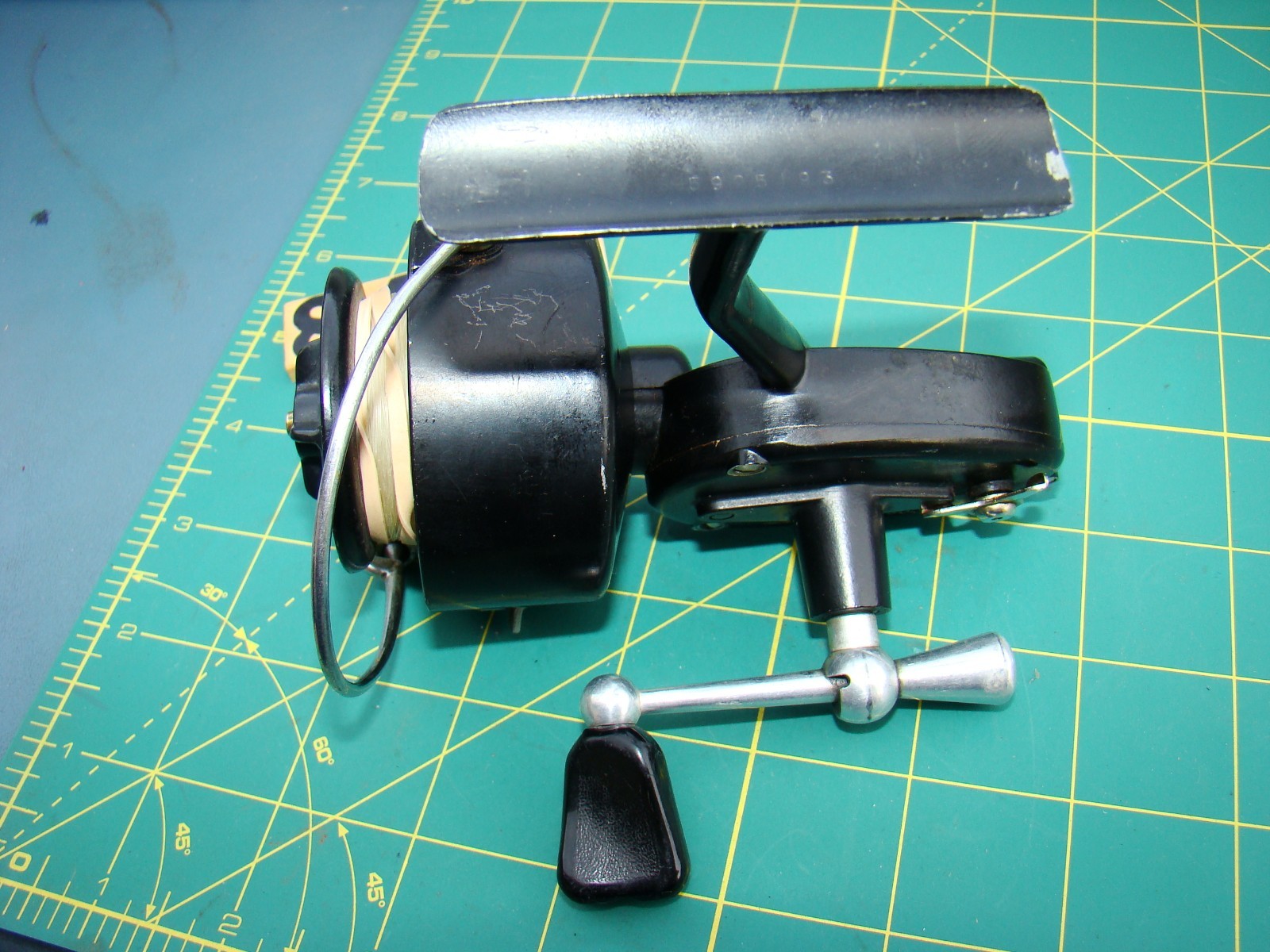 V8414 AR GARCIA MITCHELL 300 SPINNING FISHING REEL