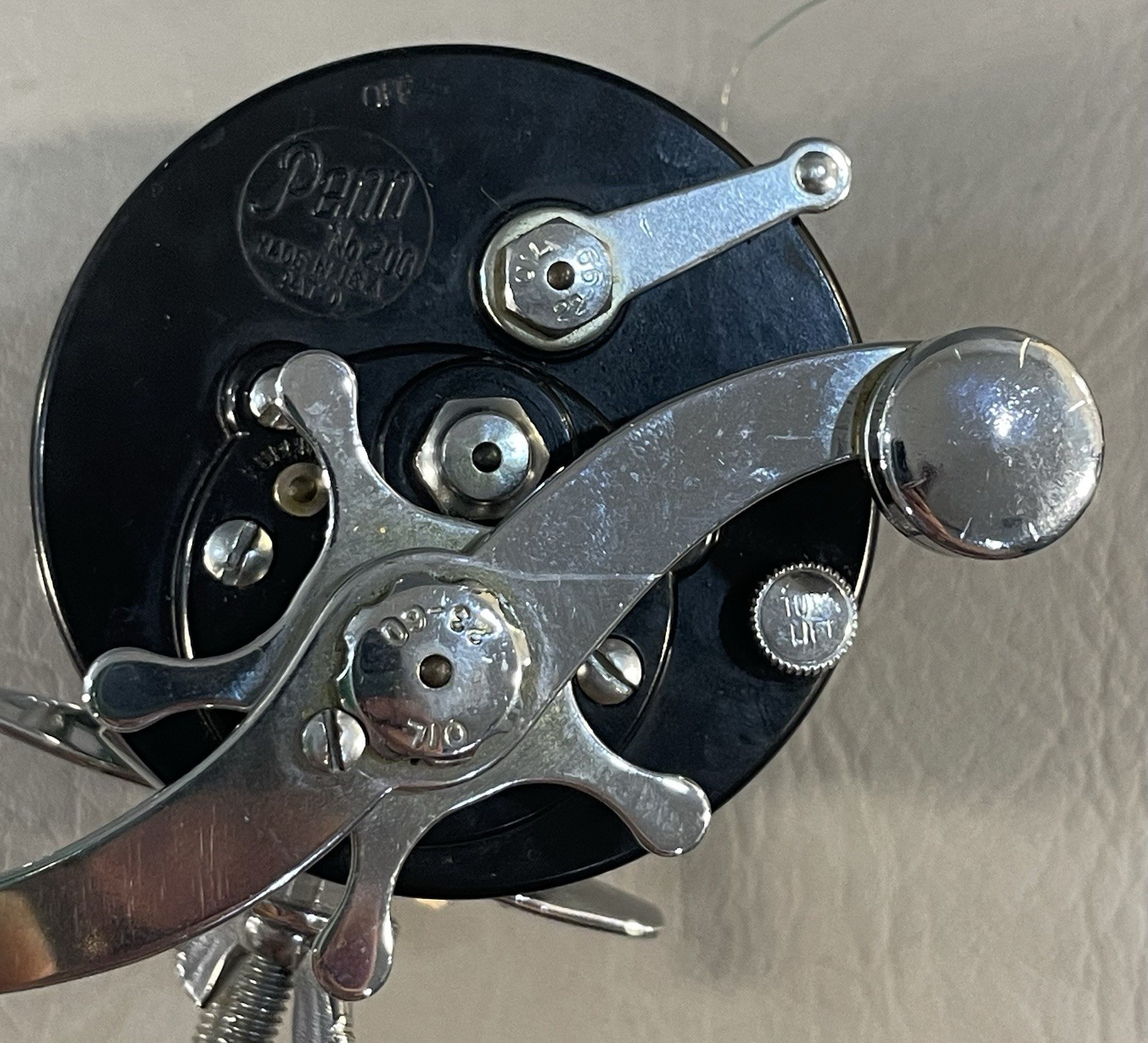 Vintage Penn Surfmaster 200 (Black) Reel Pre Spooled 30 Test Made In the USA