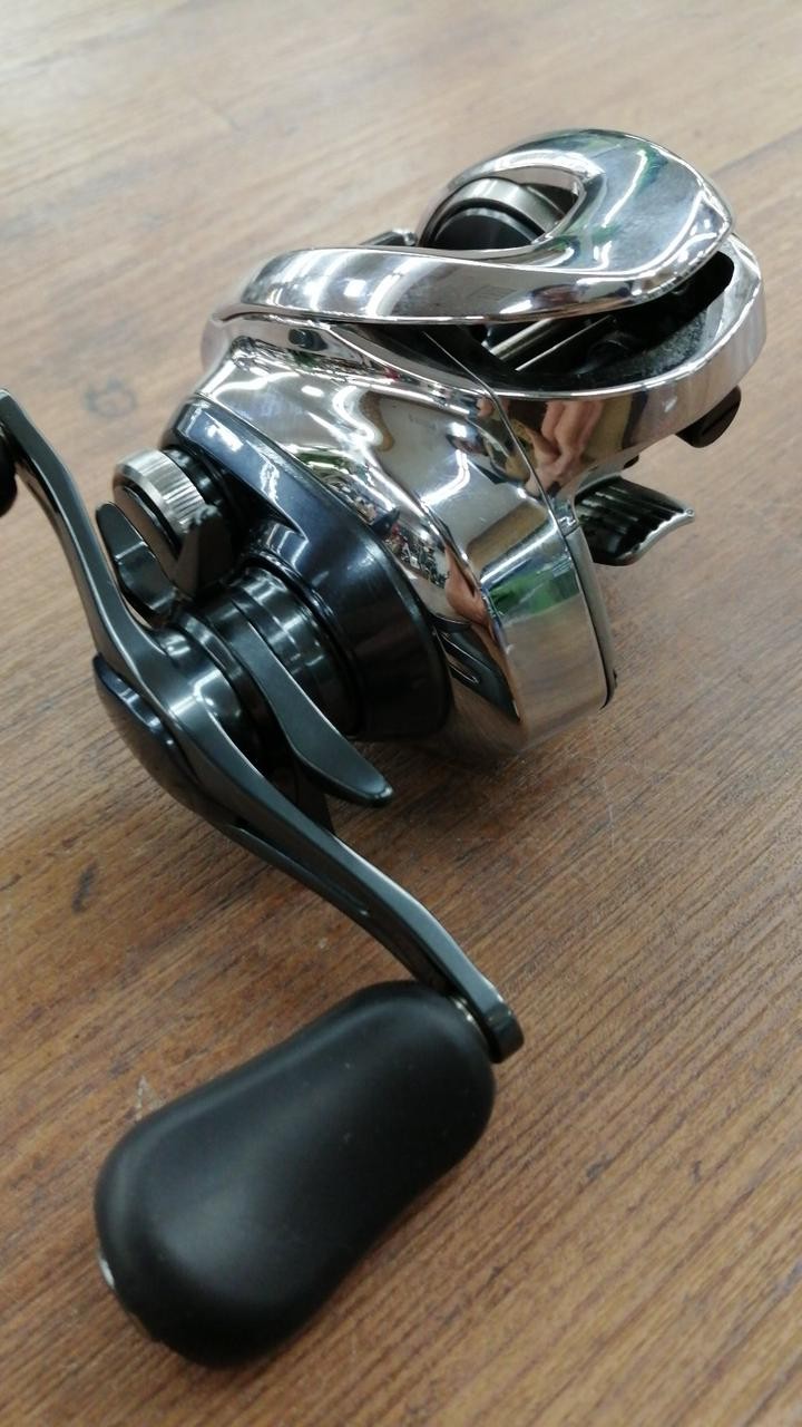Shimano 19 Antares Hg Bait Reel from Japan