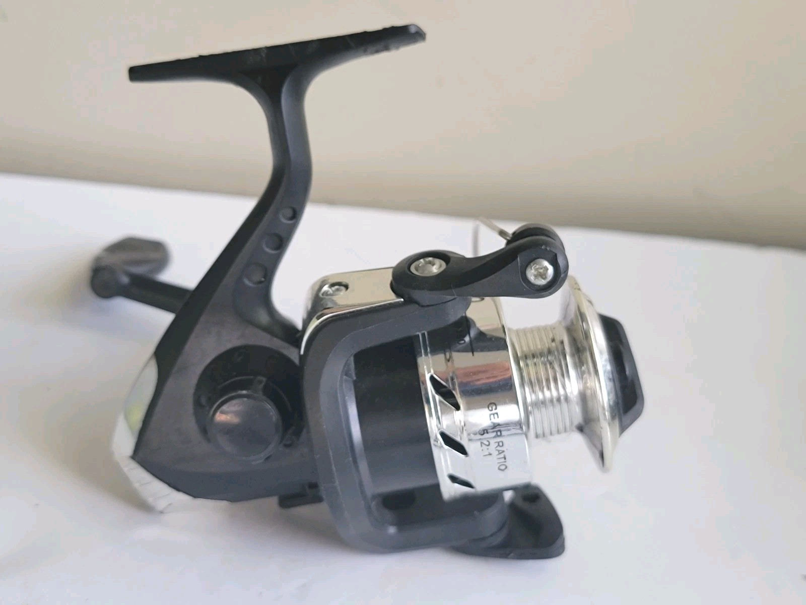 Spinning Fishing Reel, 200 Size, 5.2:1 Gear Ratio, Lightweight Freshwater Reel