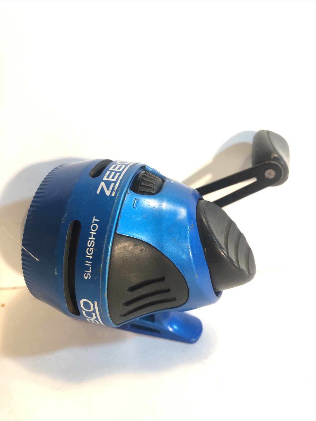 ZEBCO SLINGSHOT 202 Spincast Reel 202MSLSCBL 2.8:1 Ratio 10 lb line Blue