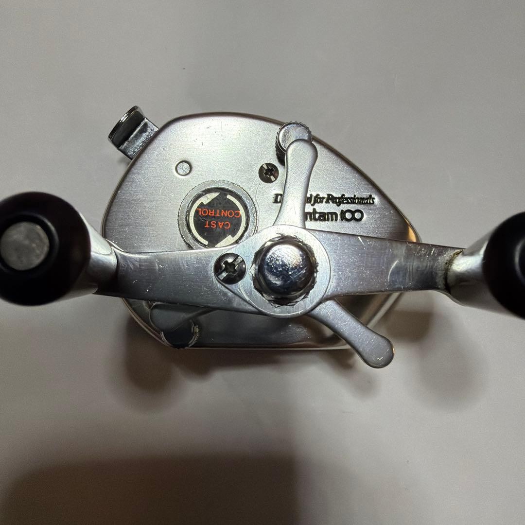 Shimano Bantam 100 Fishing Reel 4.7 Gear Ratio 218g Smooth Operation