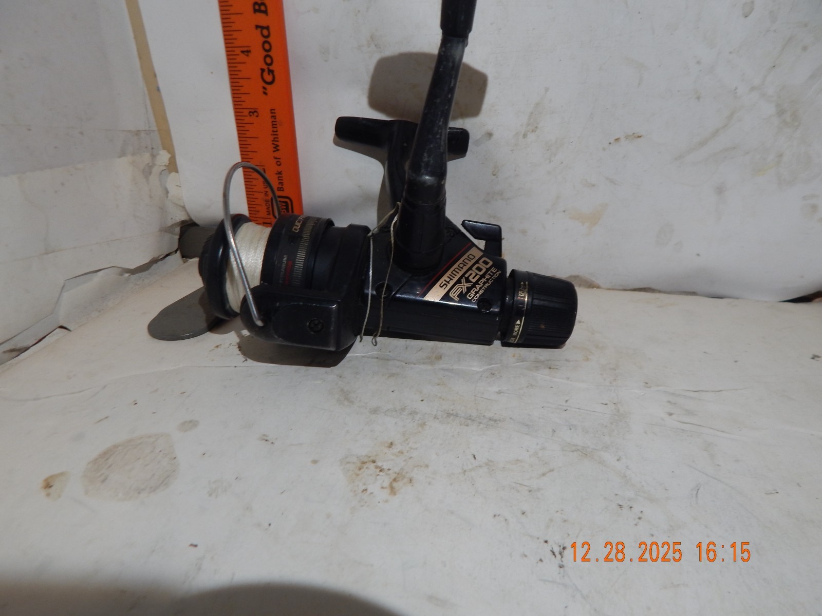 Pre-Owned SHIMANO FX200 Spinning Reel – Rear Drag – Quickfire II Bail