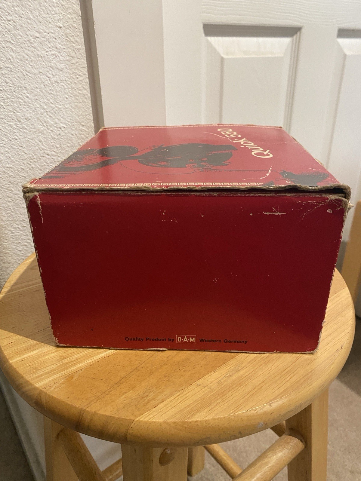 VINTAGE DAM QUICK 550 SALTWATER FISHING SPINNING REEL W/ORIG BOX & MANUAL