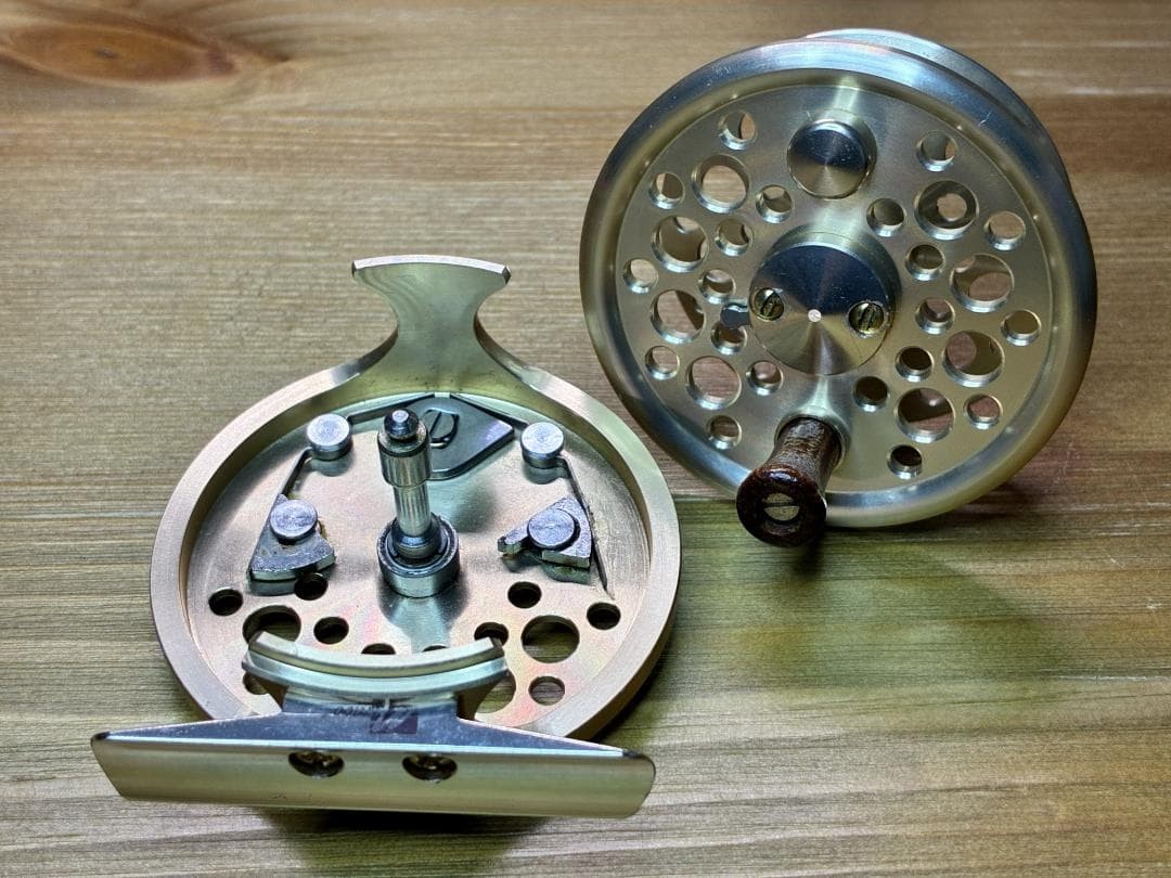 Marado EVOLUTION F145 Fly Reel Champagne Gold Compact 65mm Spool