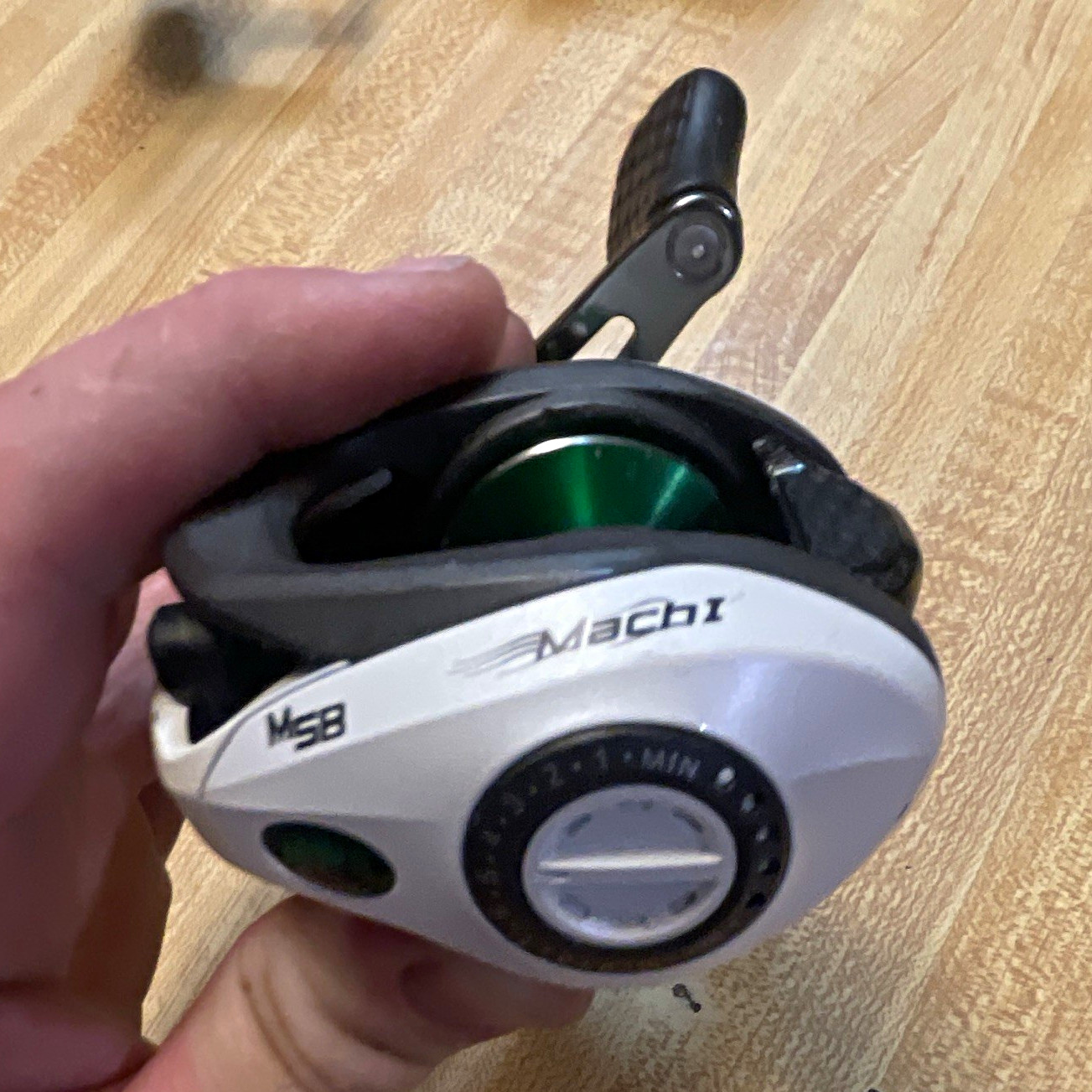 Lew’s Mach 1 MH1SHA Baitcast Reel 7.5:1 Right-Hand Star Drag 9+1 White