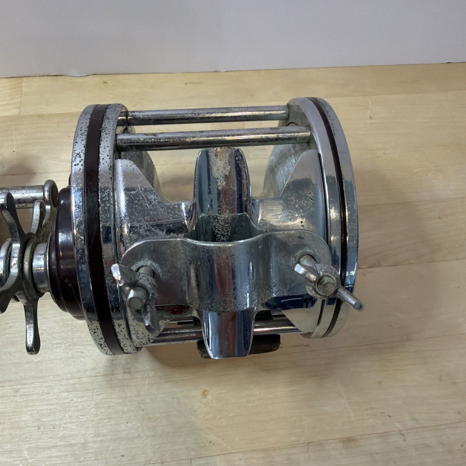 PENN Senator 114H 6/0 Made in USA With Rod Clamp Good Condition Vintage