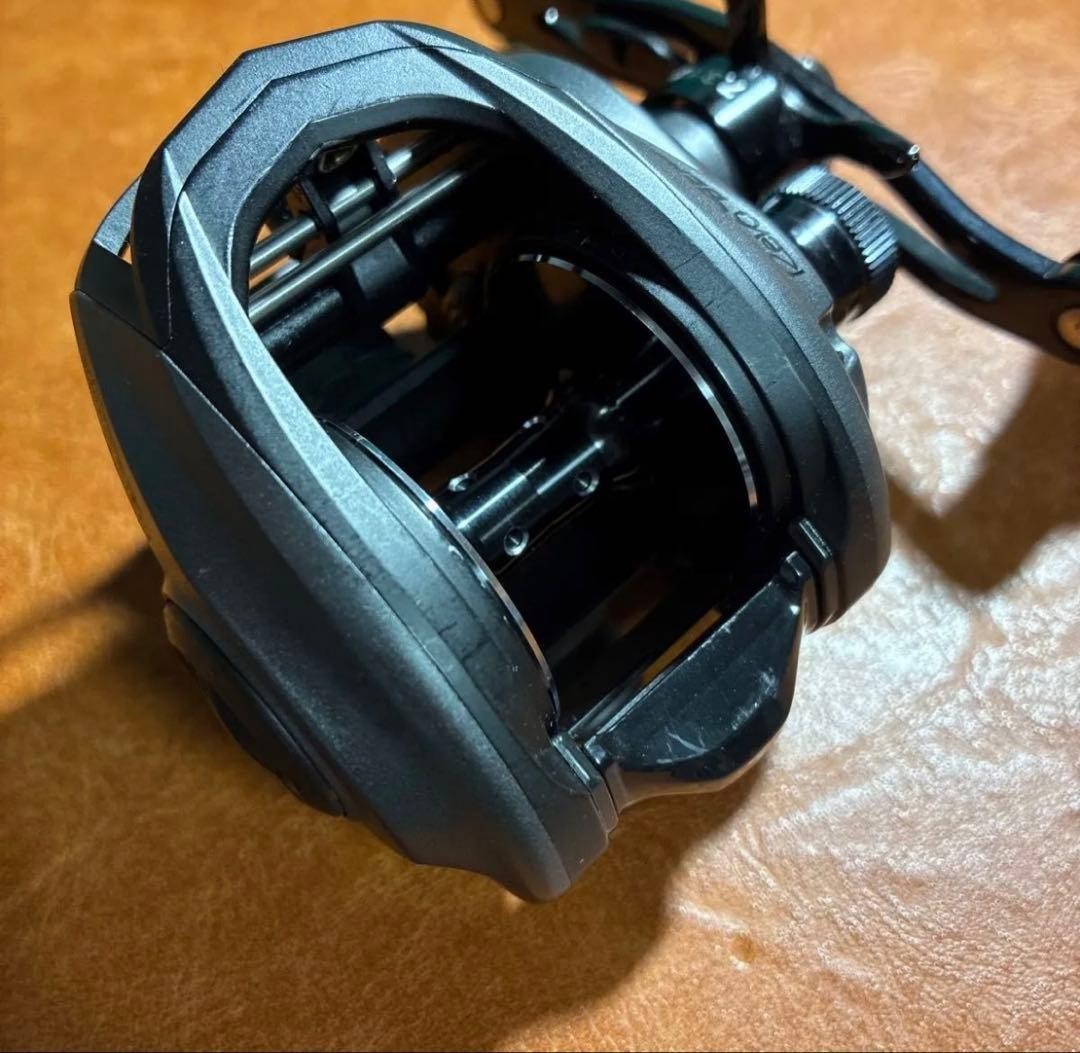 Abu Garcia Revo Beast 40HS 7.3:1 Right-Hand Retrieve Bait Reel Fishing Sea River