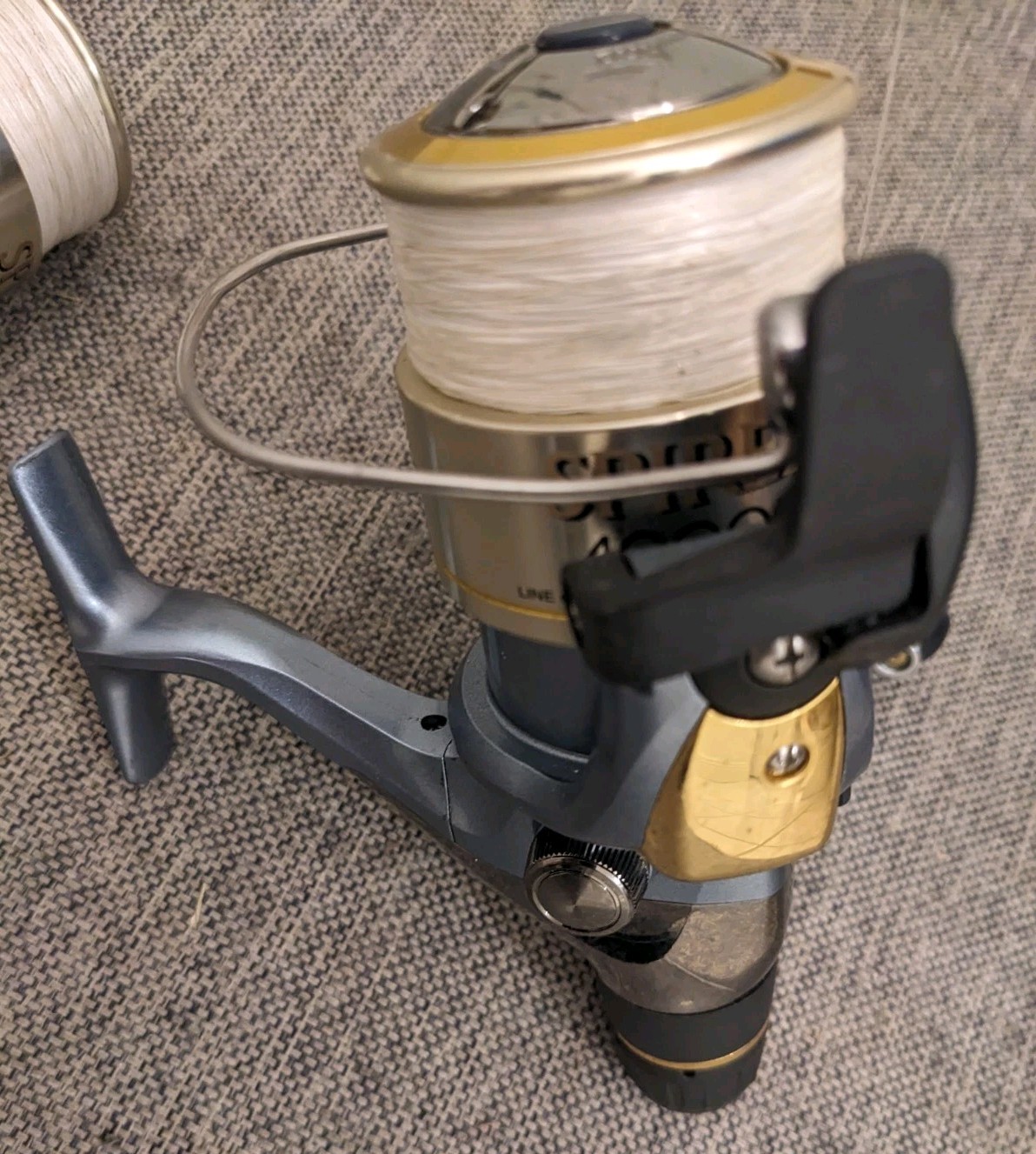Shimano Spirex 4000 RE – Rear Drag Spinning Reel, QuickFire+ Spare Spool Nice