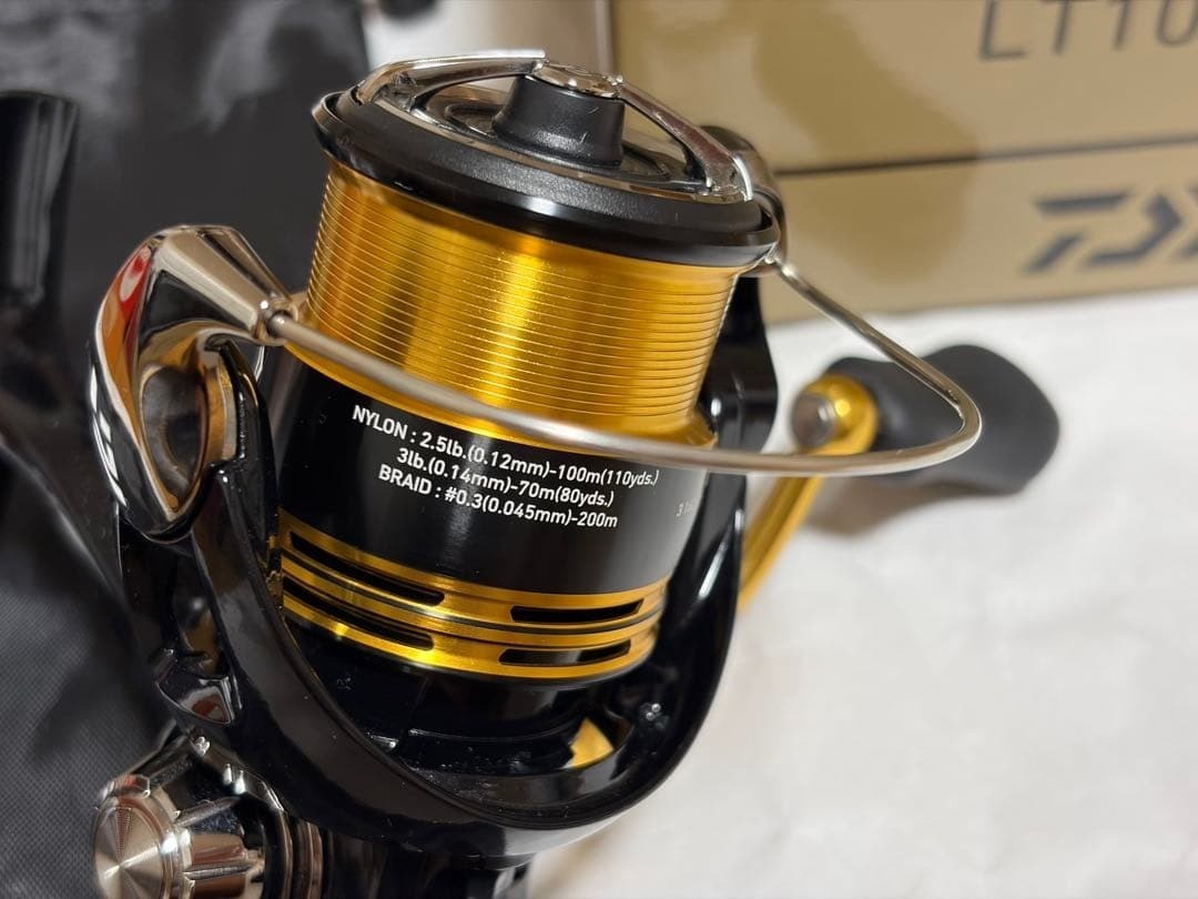 DAIWA 23 Legalis LT1000S Spinning Reel Freshwater Used Few Times Near Mint