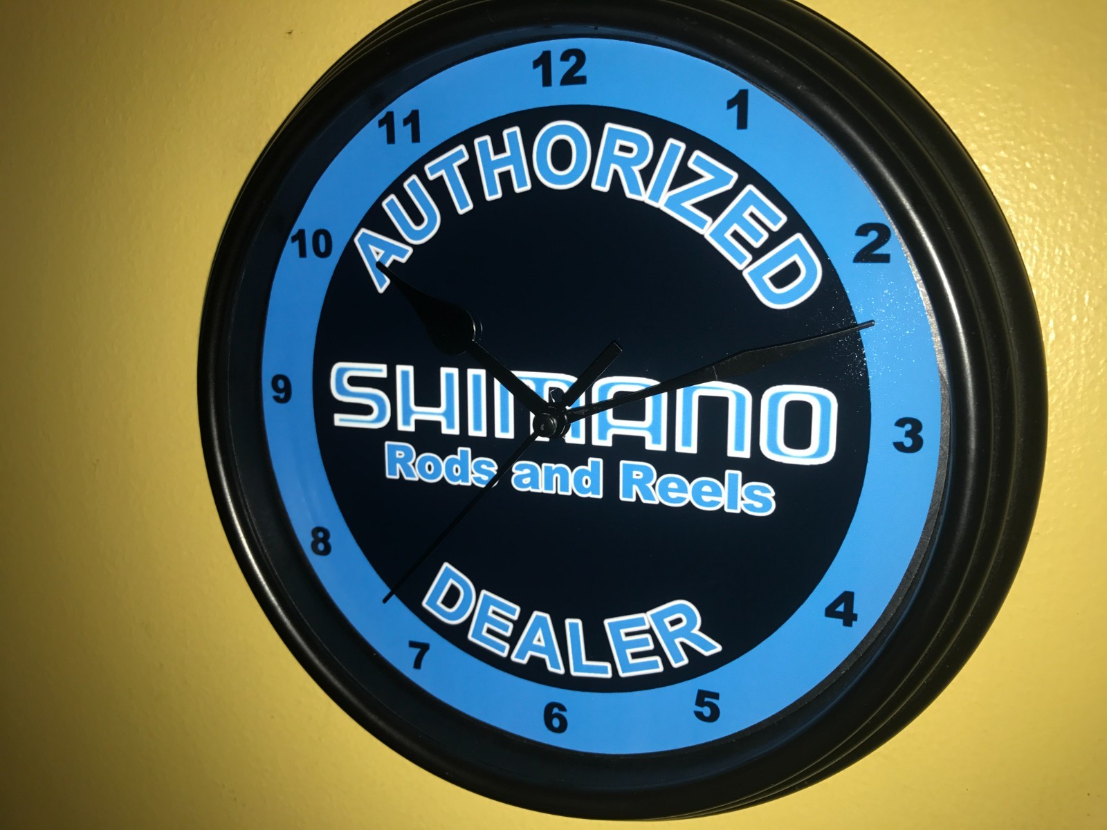 Shimano Fishing Reel AuthDealer Tackle Bait Shop Bar Man Cave Clock Sign