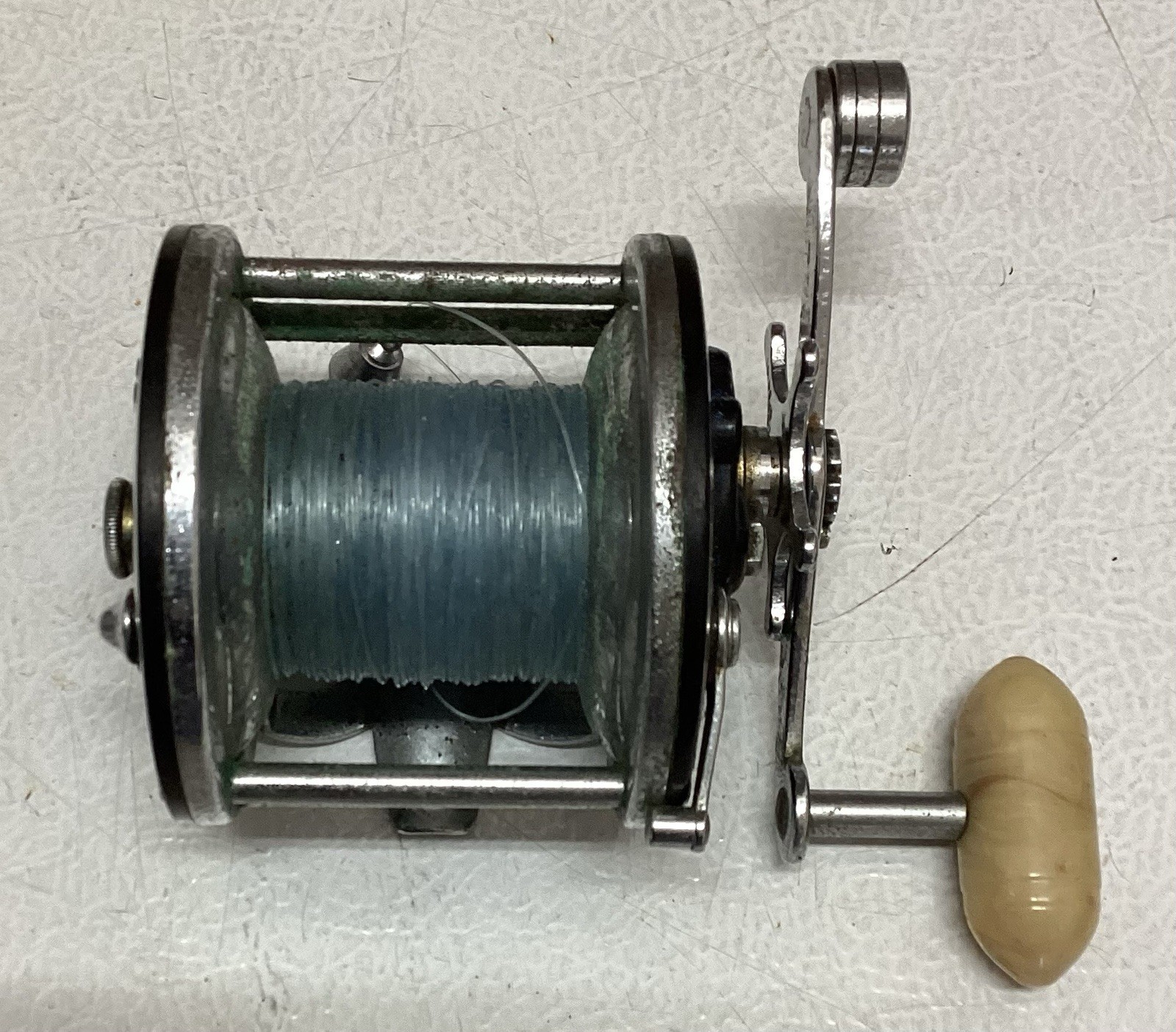 VTG Penn 65 Long Beach Saltwater Reel Ivory Color Bakelite Knob Boat Pier Surf