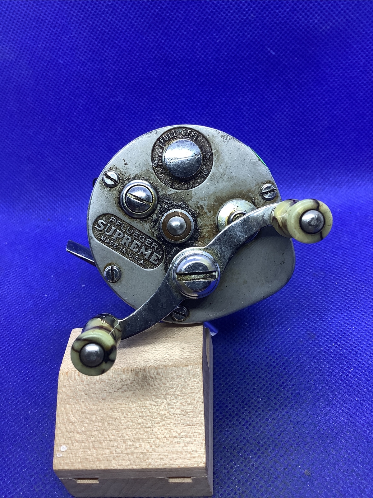 Vintage Antique Pflueger Supreme Fishing Casting Spinning reel Pretty Handle-7