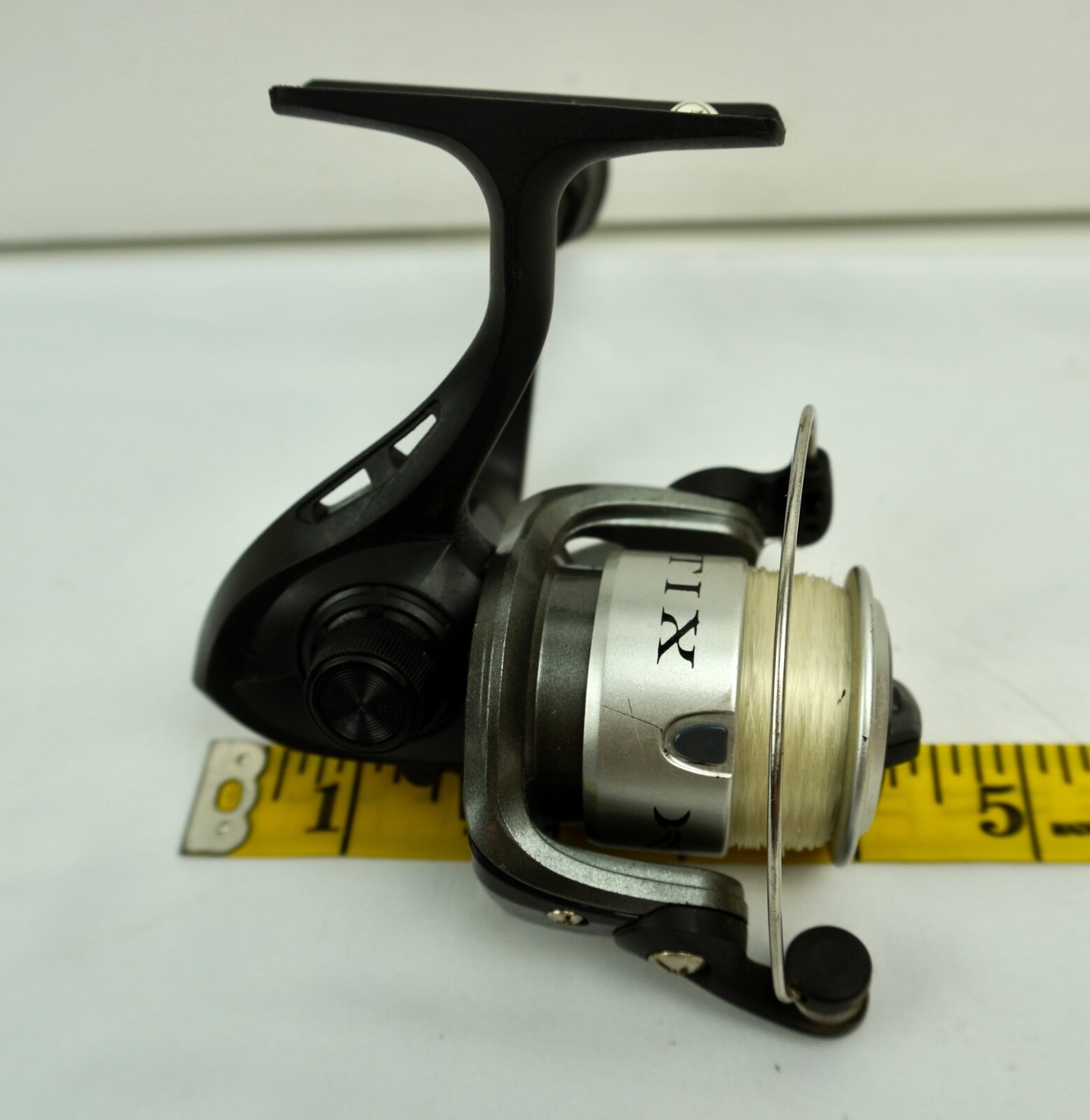 LIQUID Stix Spinning Fishing Reel LT20 Black Silver Light Action Low Speed