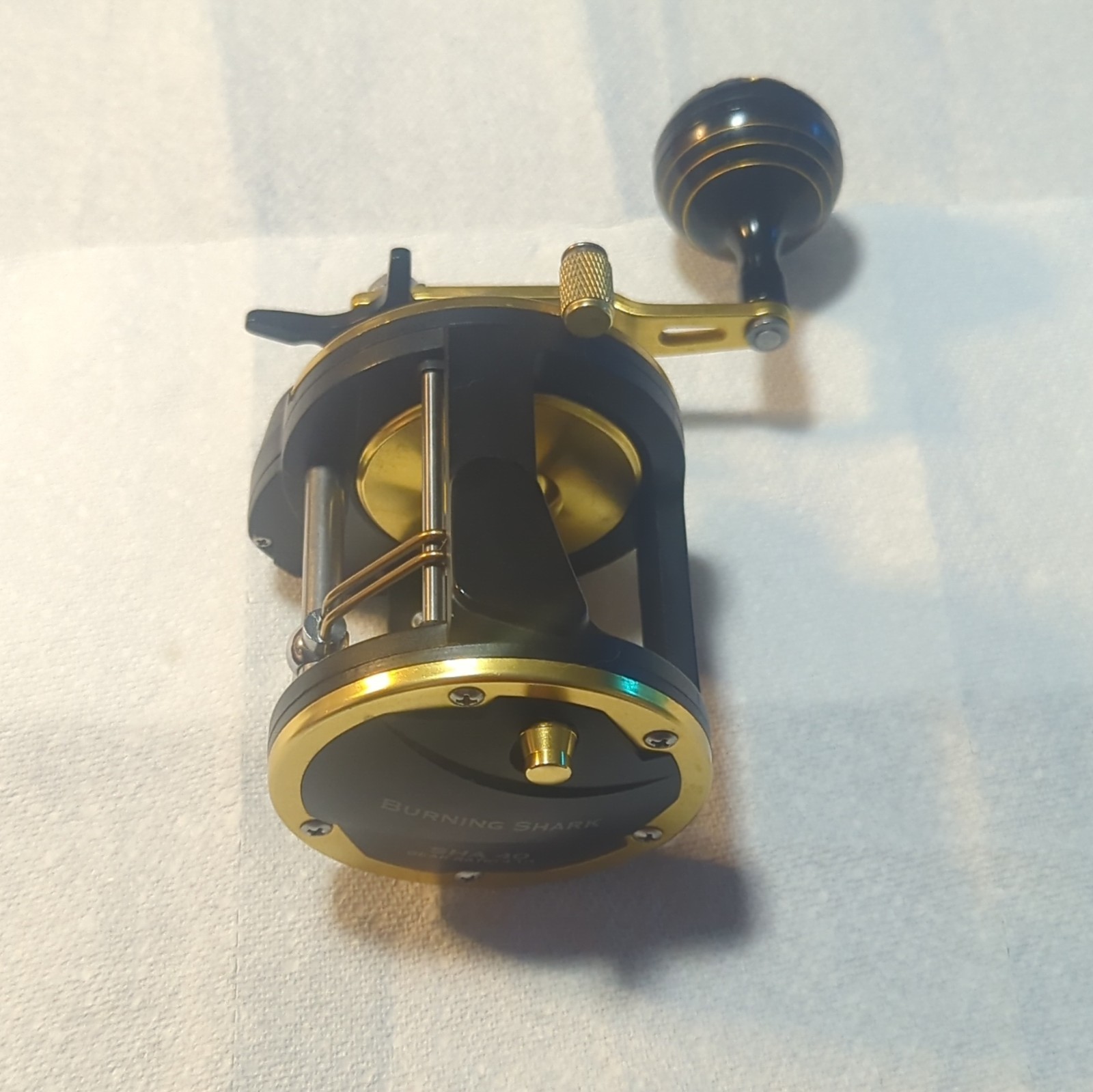 Burning Shark SHA40 Baitcast Reel 2BB Star Drag Anti-Reverse Right 4.1:1