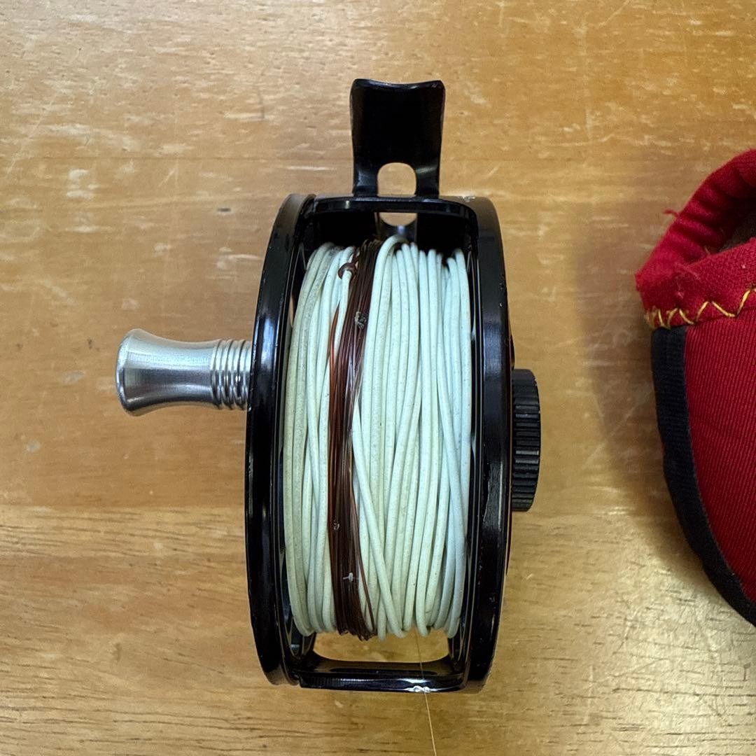 Hatch Finatic 1 Plus Fly Fishing Reel Black With Case