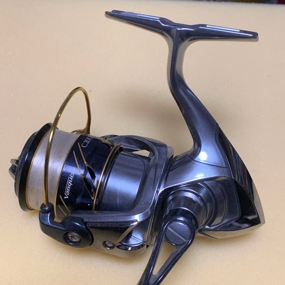 [Used] Vanquish C2000S Spinning Fishing Reel Tested Working Grinding From JAPAN