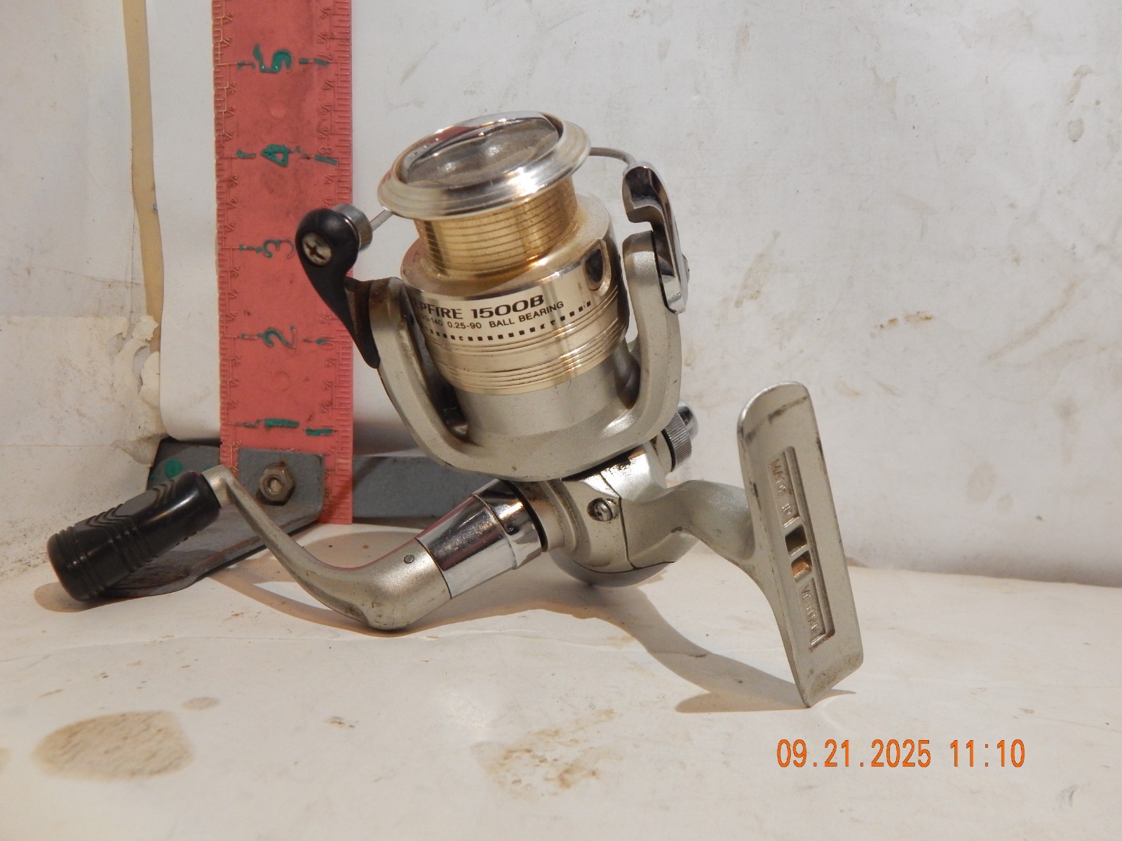 Daiwa Sweepfire 1500B Spinning Reel – No damage , works fine!