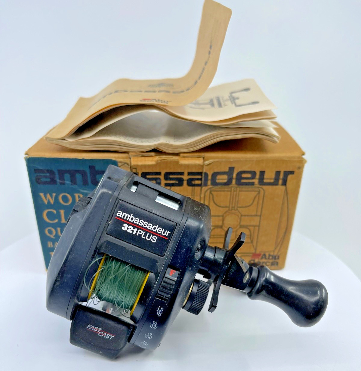 Abu Garcia Baitcasting Reel Ambassadeur 521 PLUS Box and Manual PreOwned