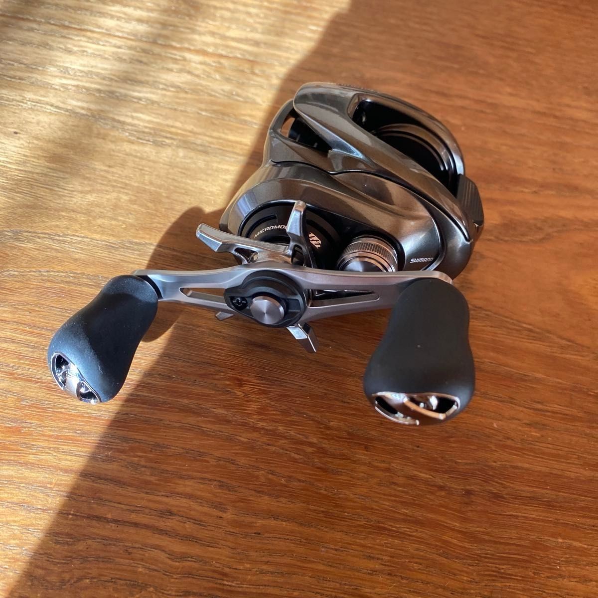 Shimano 20 Metanium Left-Hand Baitcasting Reel