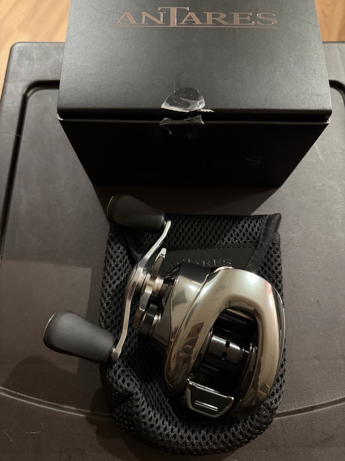 Shimano 25 Antares 101HG Left-Handed Baitcasting Reel (US MODEL)