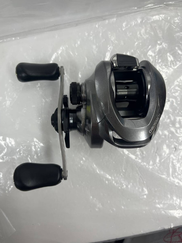 Shimano’s 17 CHRONARCH MGL 150HG RIGHT Bait Casting Reel Used big game