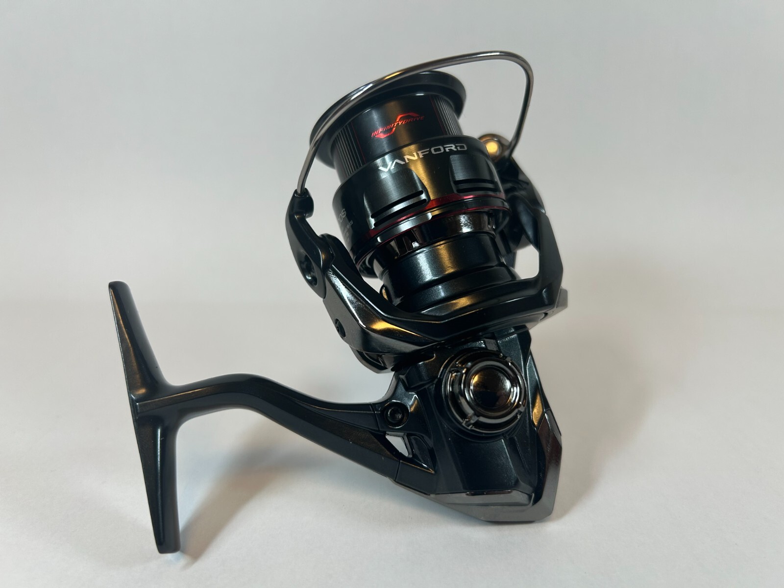 Shimano 24 VANFORD C2500S 5.1 Spinning Reel New in Box JPN