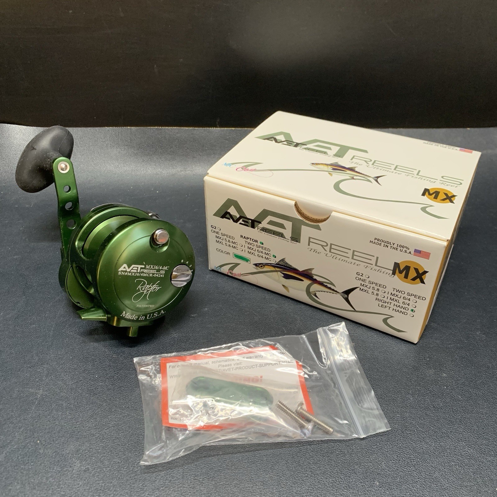 Avet MXJ 6/4 MC Raptor Right-Hand Reel 2-Speed Lever Drag Magic Cast, USA. RC