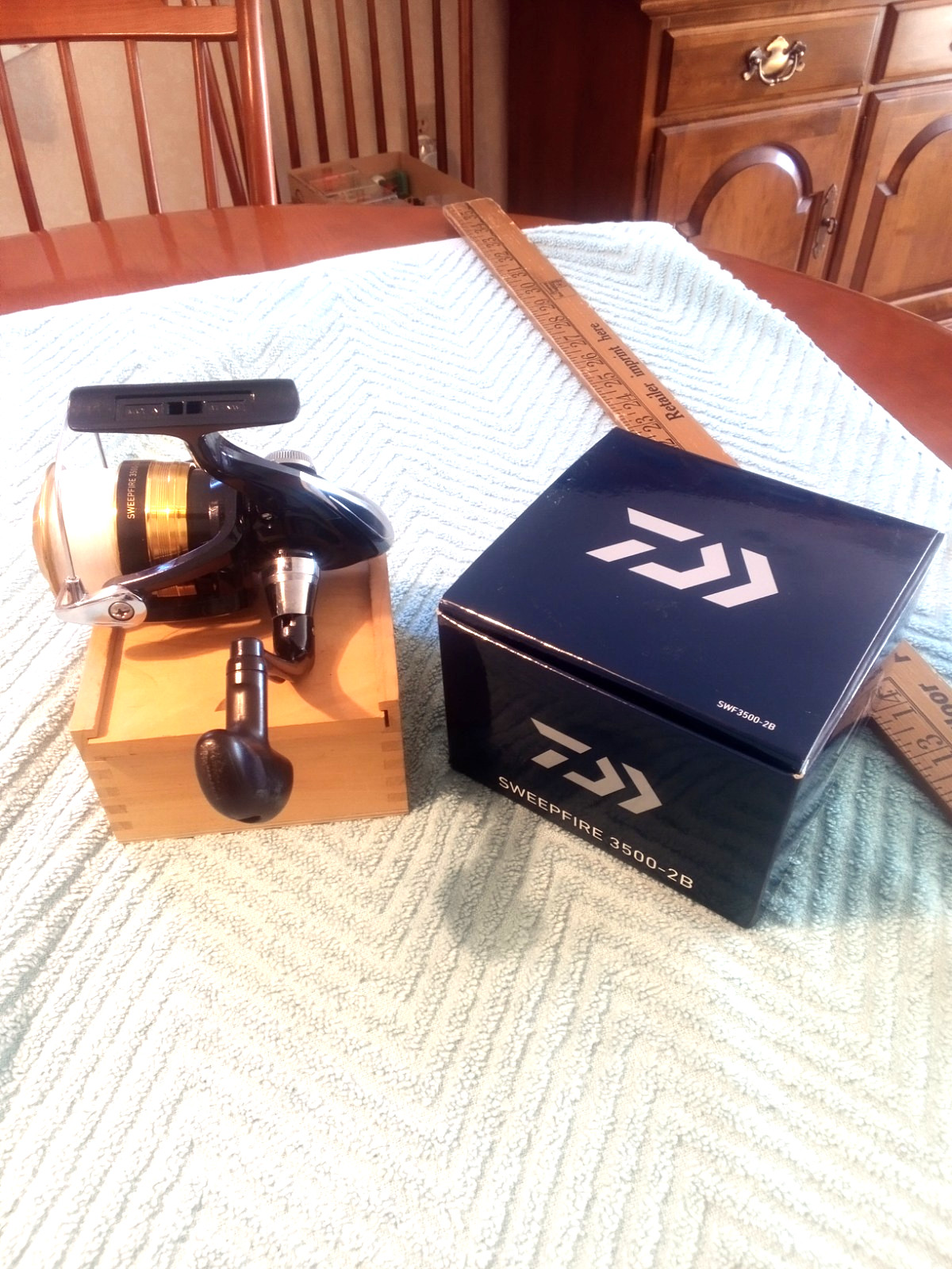 Daiwa Sweepfire 3500-2B Spinning Reel. W/ Original Box