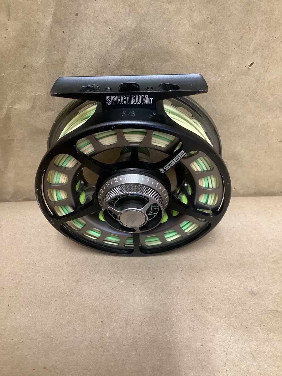 SAGE SPECTRUM LT 5/6 FLY FISHING REEL WITH WHITE FLY LINE IN BLACK C (B42014099)