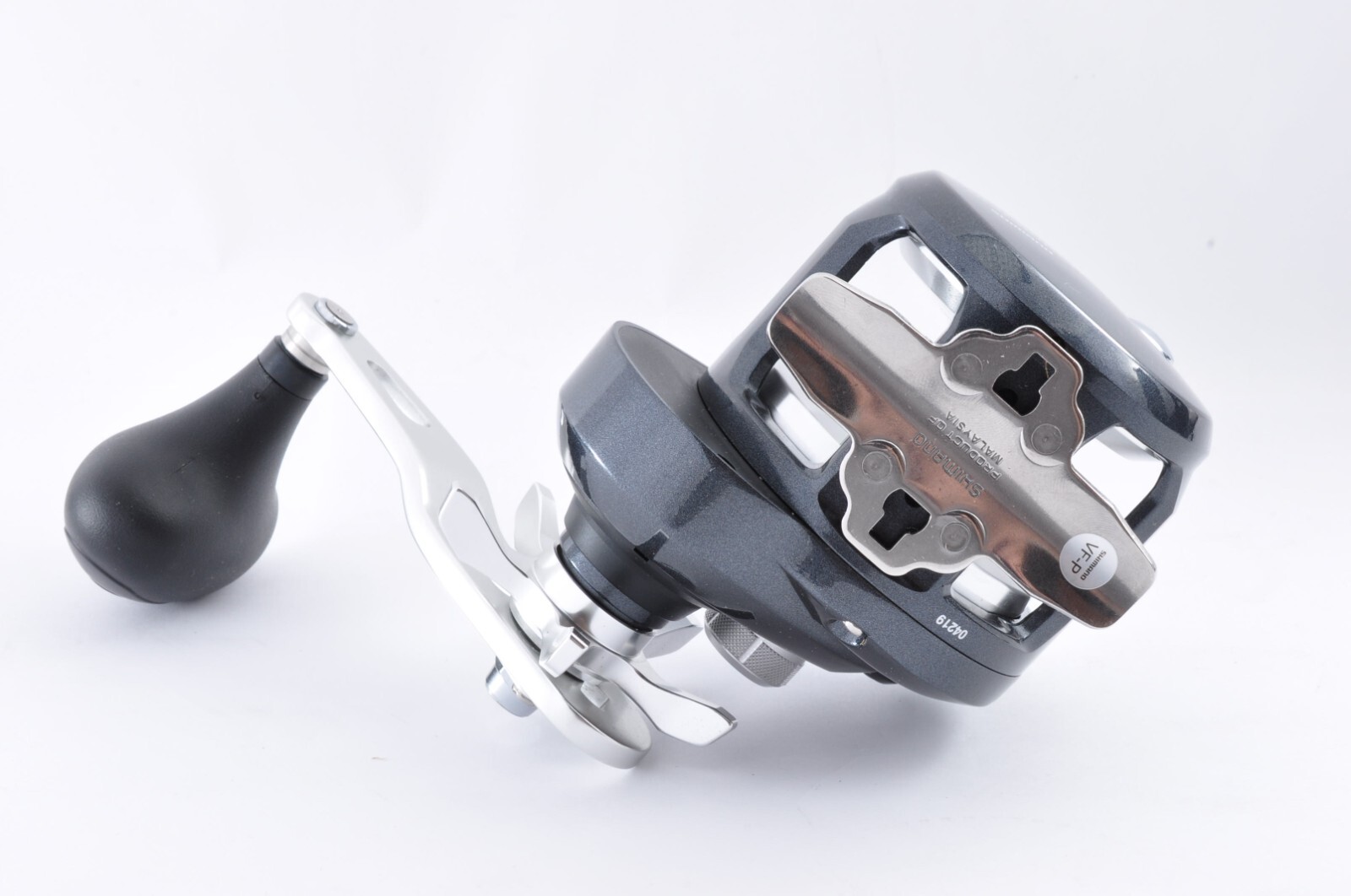 Shimano 20 TORIUM 2000PG Baitcasting Reel Ship from Japan New