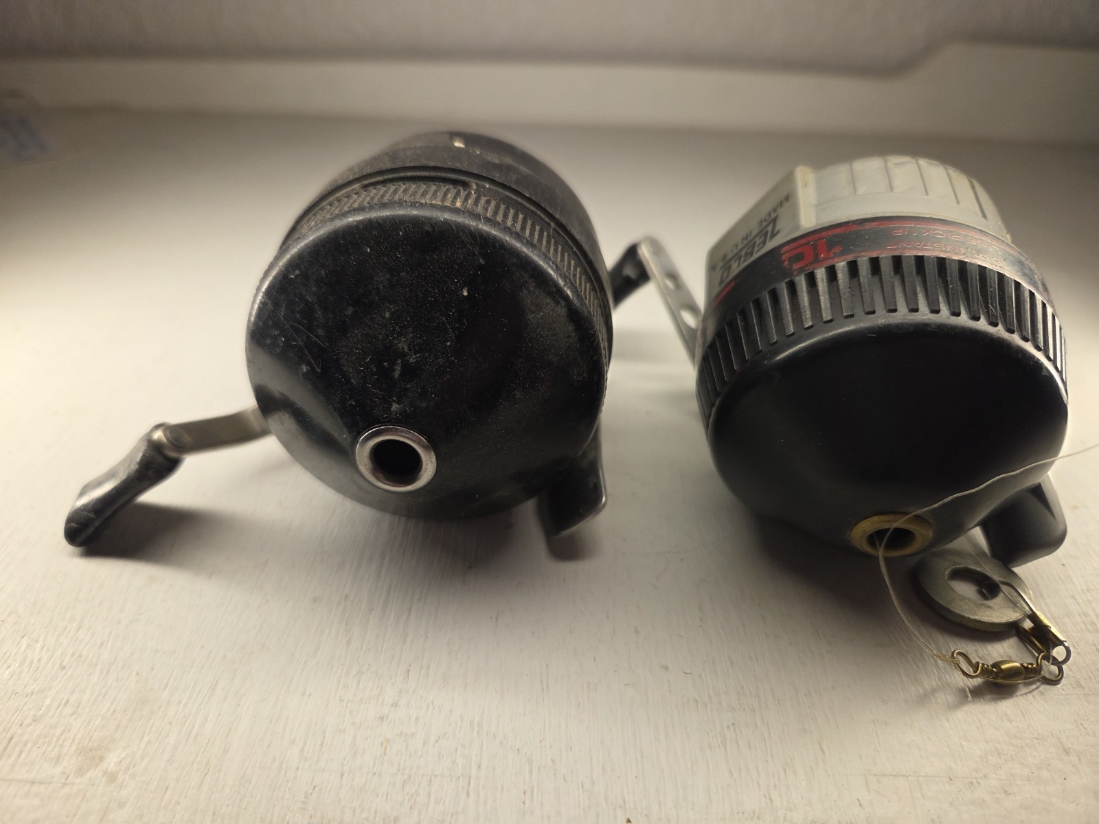 2 Vintage Zebco Fishing Reels 202 101 Spincast Metal Feet USA