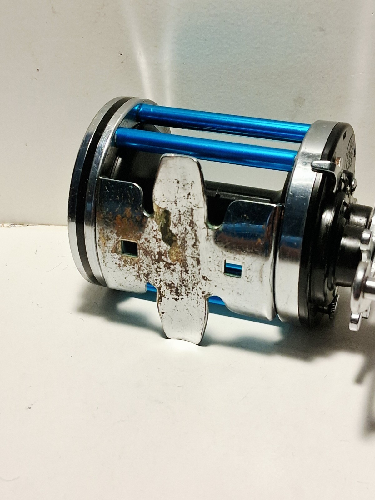 Penn Reels, Squidder 140 With Blue post covers, Pre-Owned. Plastic spool U.S.A.