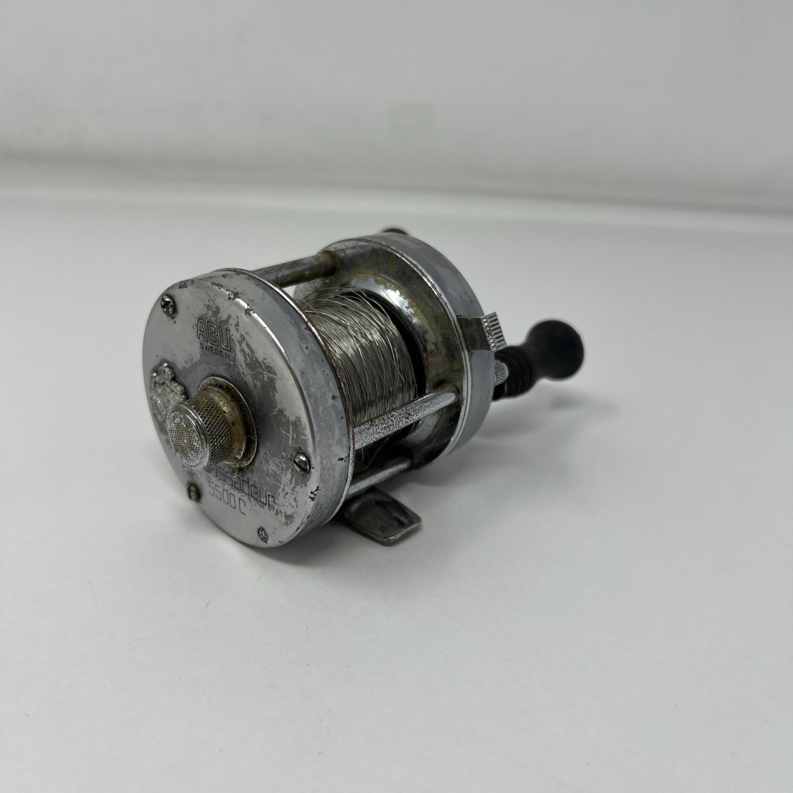 Vintage ABU Garcia Ambassadeur 5500c Silver-Tone Fishing Reel Needs Cleaned