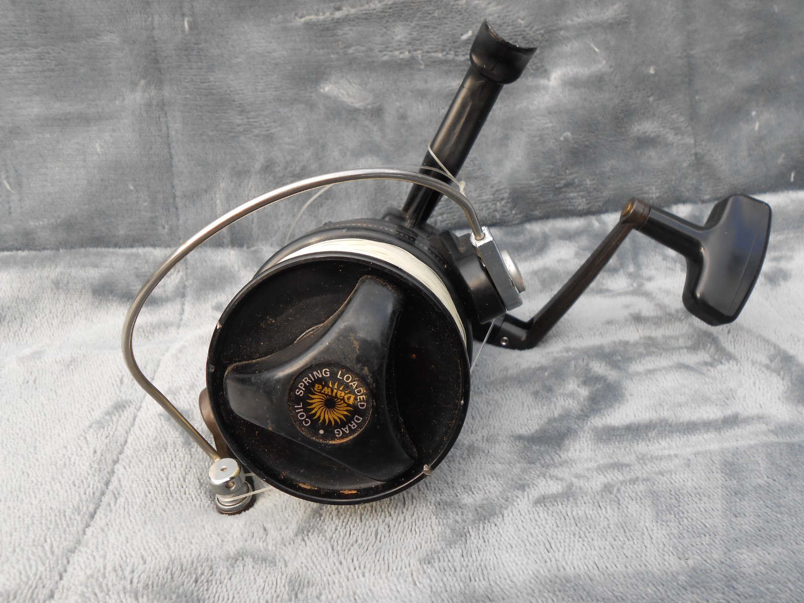 VINTAGE DAIWA REGAL D 4000 FISHING REEL W/ BOX MEDIUM HEAVY JAPAN D4000 SPINNING