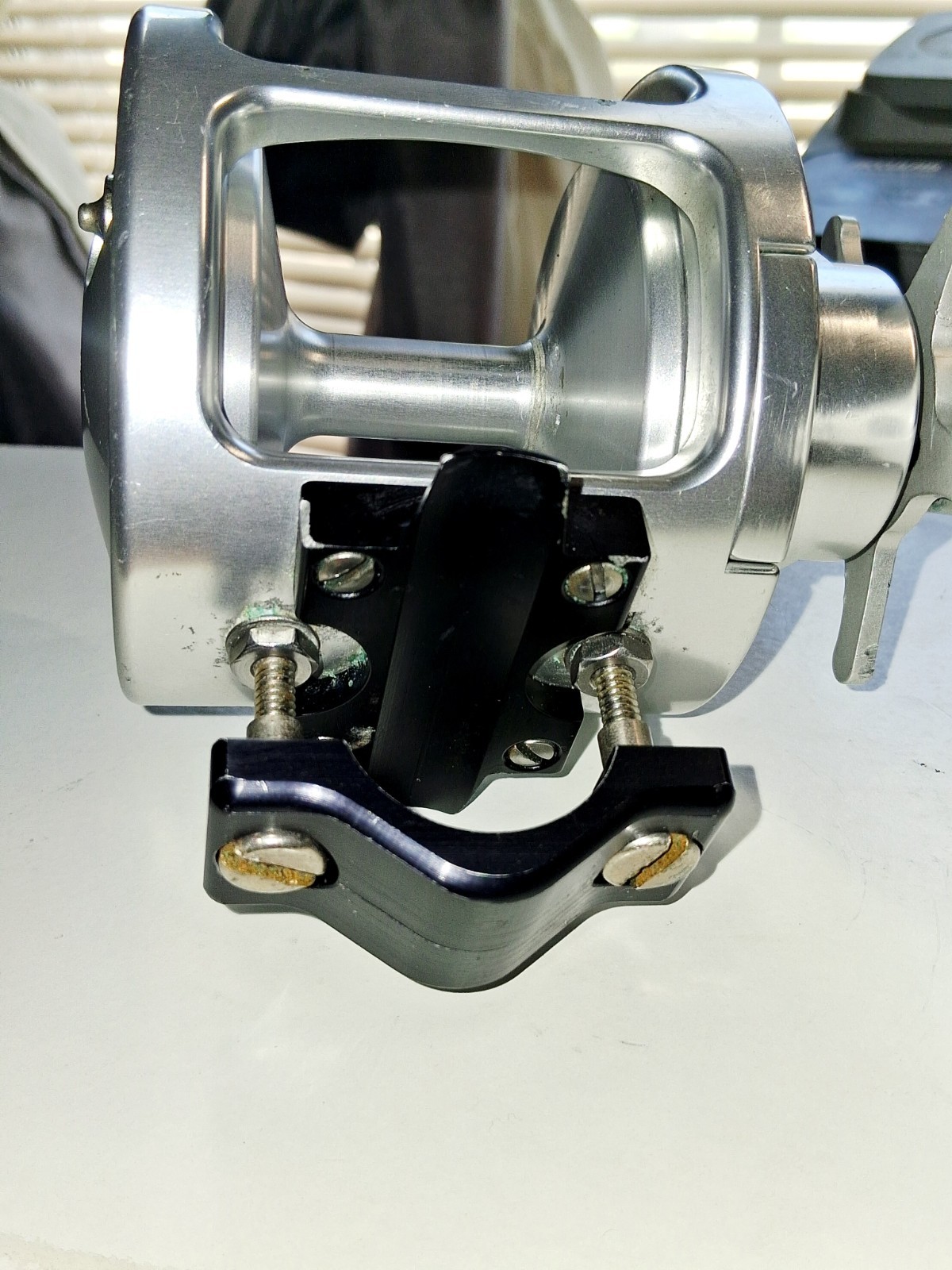 PRO GEAR FISHING REEL 440 ALL SILVER W/OVERSIZED HANDLE. Penn 4/0 Like.