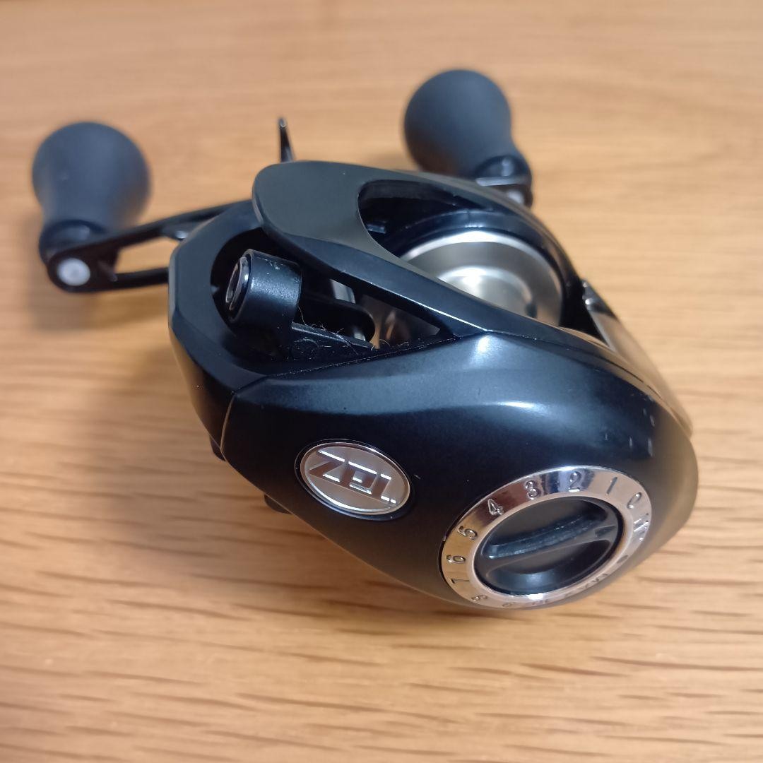 Alcance Xs Right Handle Baitcasting Reel 8.11 Gear Ratio 9kg Drag