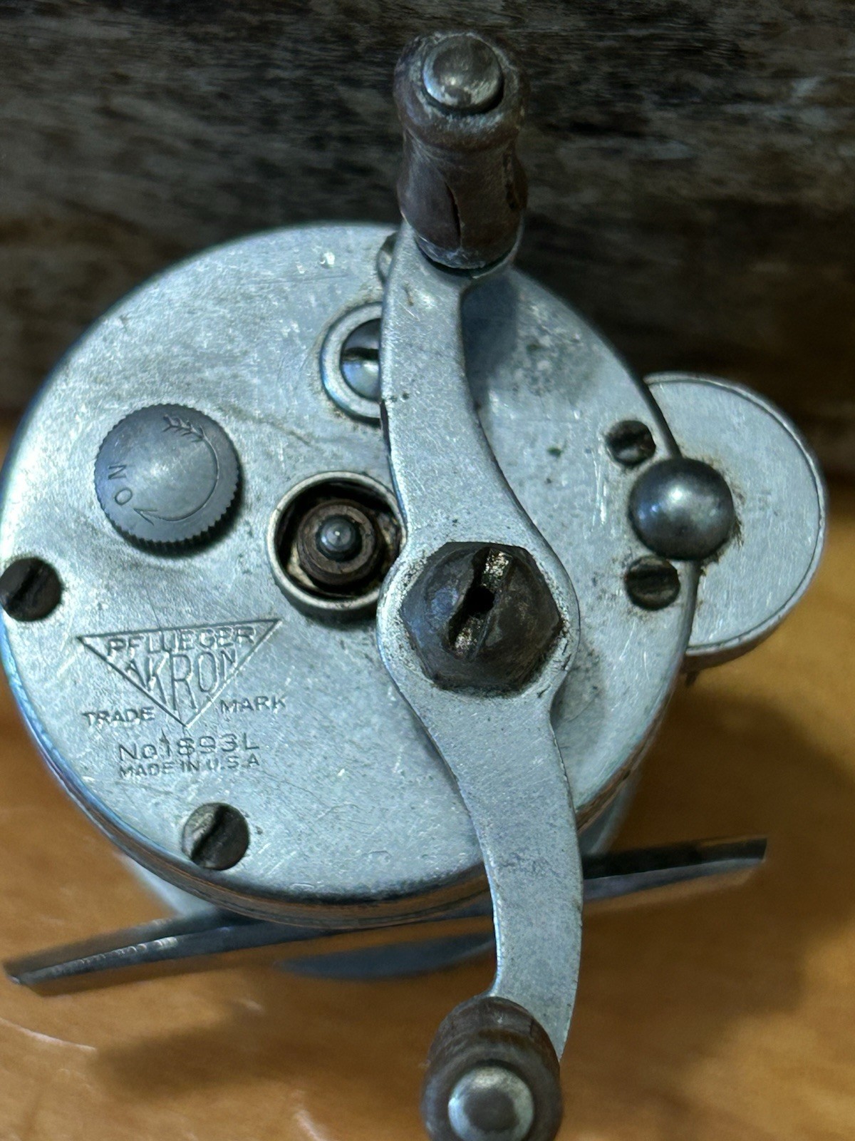 Pflueger Akron Reel bait casting reel No. 1893L