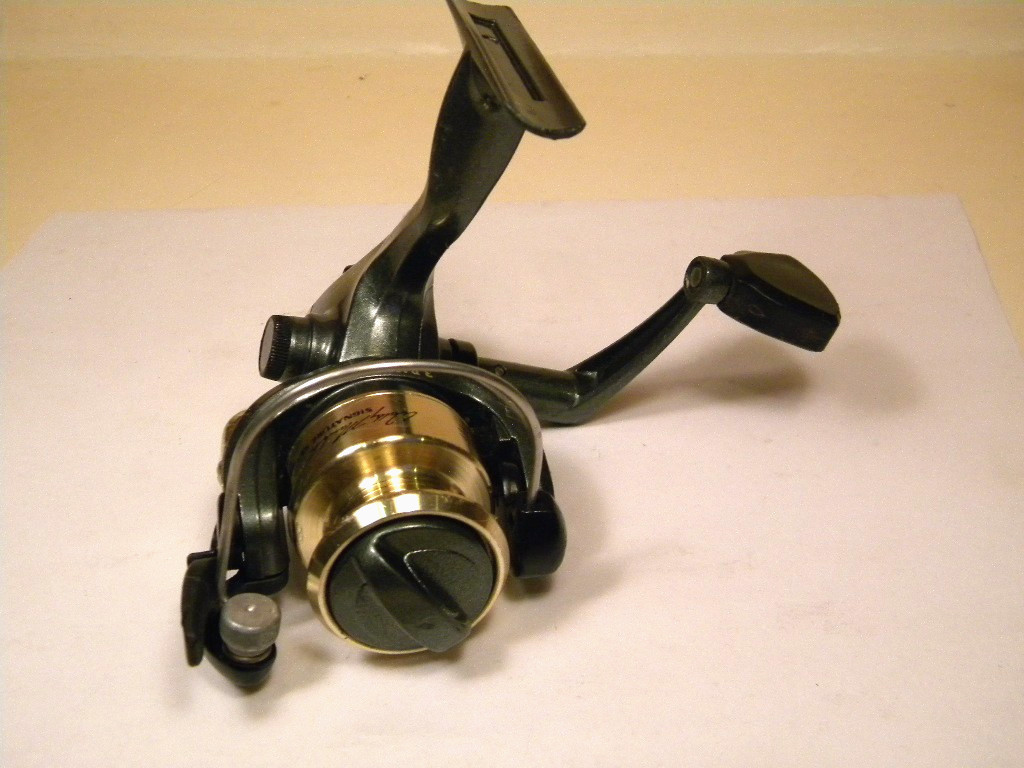 Bass Pro Shops Wally Marshall WM402SC Ultra Light spinning reel