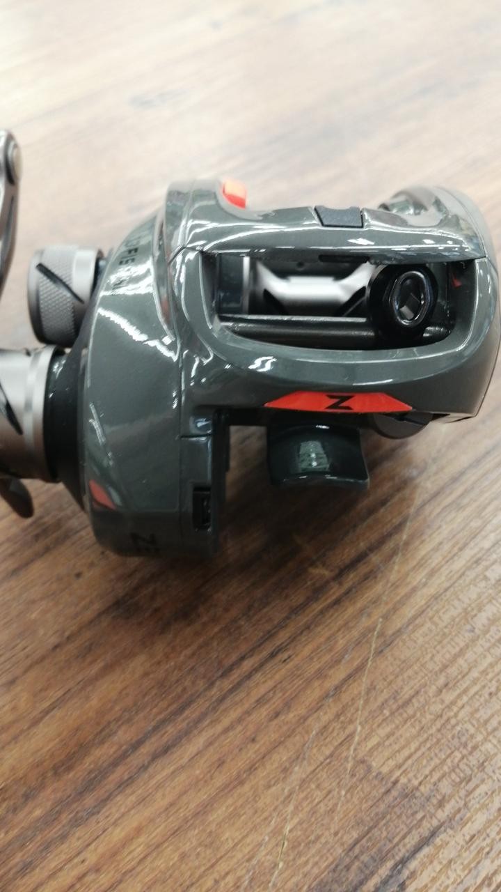 13 Fishing CONCEPT Z2 Baitcast Fishing Reel Used Saltwater Fishing Tackle